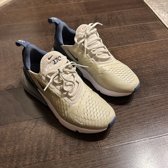 Women’s Nike Air Max 270 
Light Bone / Diffused Blue / White - Picture 3 of 7